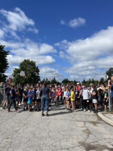 Image os students getting ready to start running for Terry Fox Fundraiser